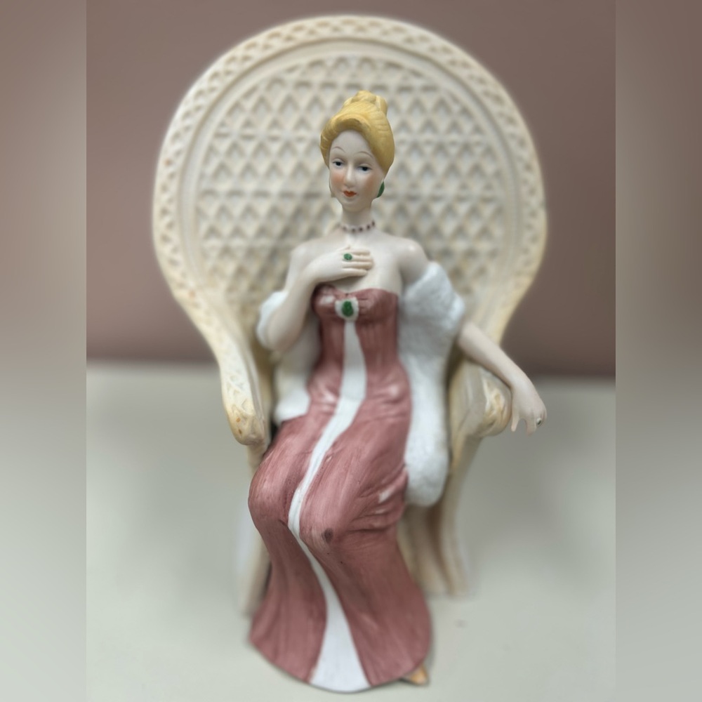 Vintage 1950's Style Elegant Lady Seated On Tannery Chair Figurine